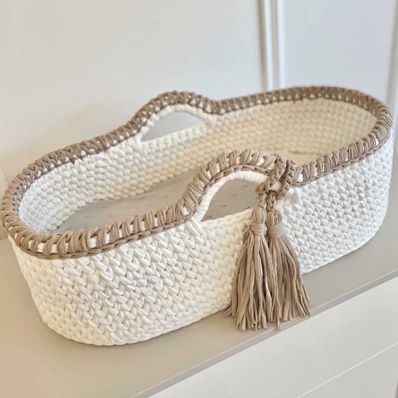 Mozesmandje of wieg: wat is het beste voor uw newborn baby?