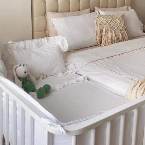 co-sleeper aan boxspring vastmaken, co sleeper ledikant babyrace, witte cosleeper, cosleeper boxspring