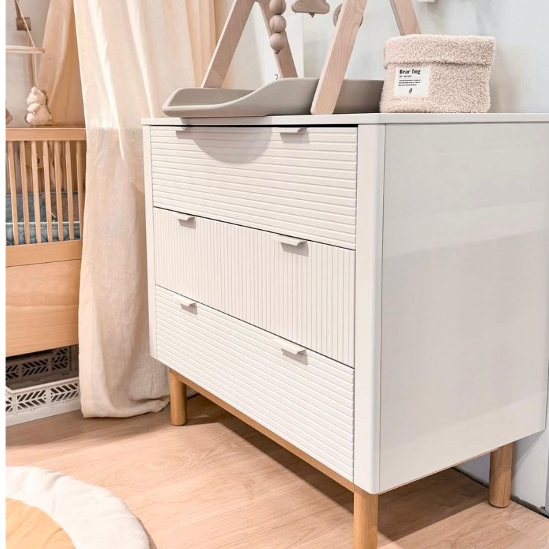 commode wit pinio, ladekast met streep design, miloo babymeubeltjes