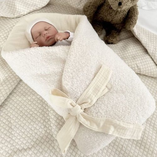 teddy wikkeldeken, teddy newborn deken, cotton en sweets wikkeldeken, baby wikkeldeken in teddystof